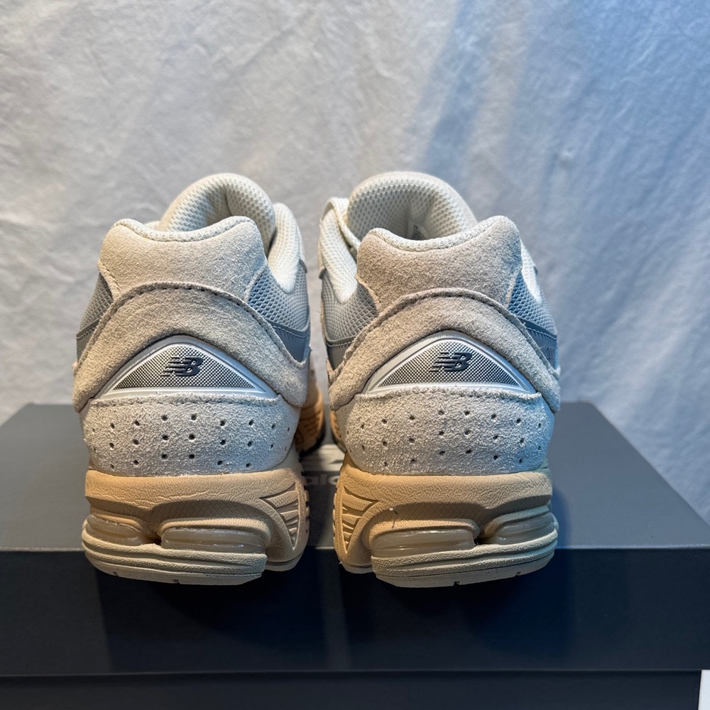 🆕 New Balance Men's Beige and Gray Sneakers - Picture 6 of 9